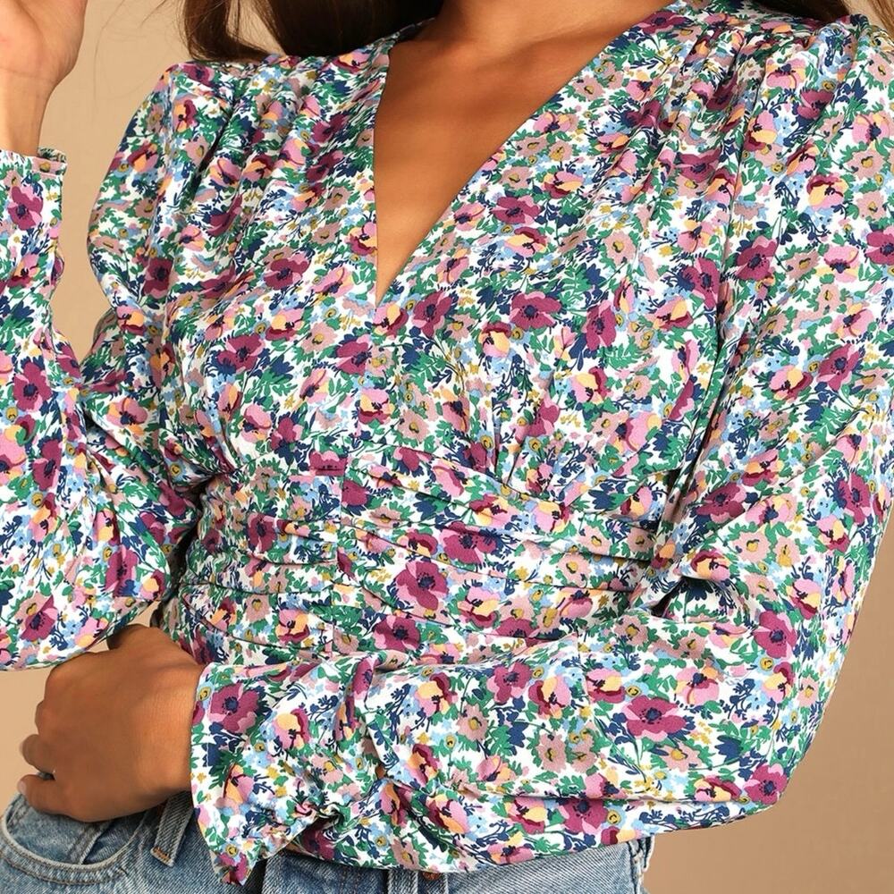 Lulu’s Women’s S Blooming Buds Floral V-Neck Top Ruched Long Sleeves Cottage EUC